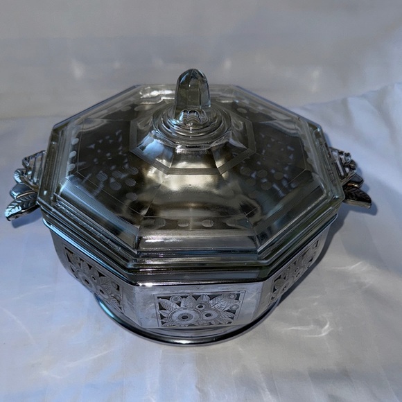 Pyrex Glass Dish with Silver Accents and Lid - Picture 1 of 5